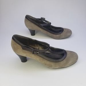 Women's Sz 8.5M  Mary Jane Naturalizers